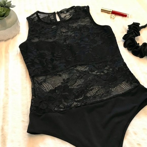 SMALL BLACK LACE BODYSUIT BY DYNAMITE - Picture 2 of 13